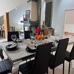 Entire 2nd Floor Of With 3bedroom With Large Garden,bbq,pool,sauna,free Parking Orman Evi