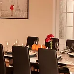 Orman Evi Entire 2nd Floor Of With 3bedroom With Large Garden,bbq,pool,sauna,free Parking *