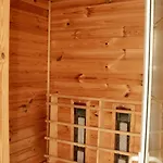 Entire 2nd Floor Of With 3bedroom With Large Garden,bbq,pool,sauna,free Parking * Popovičky