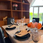 Entire 2nd Floor Of With 3bedroom With Large Garden,bbq,pool,sauna,free Parking Orman Evi Popovičky