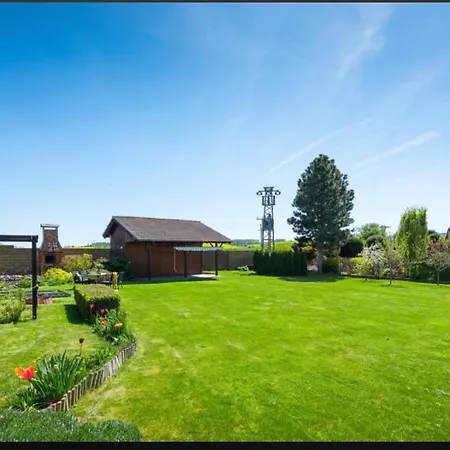 Entire 2nd Floor Of With 3bedroom With Large Garden,bbq,pool,sauna,free Parking * Popovičky