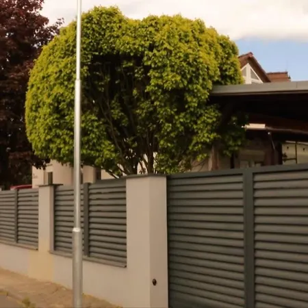 Entire 2nd Floor Of With 3bedroom With Large Garden,bbq,pool,sauna,free Parking Lodge Popovičky