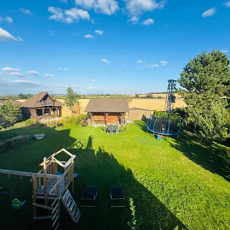 Entire 2nd Floor Of With 3bedroom With Large Garden,bbq,pool,sauna,free Parking Orman Evi