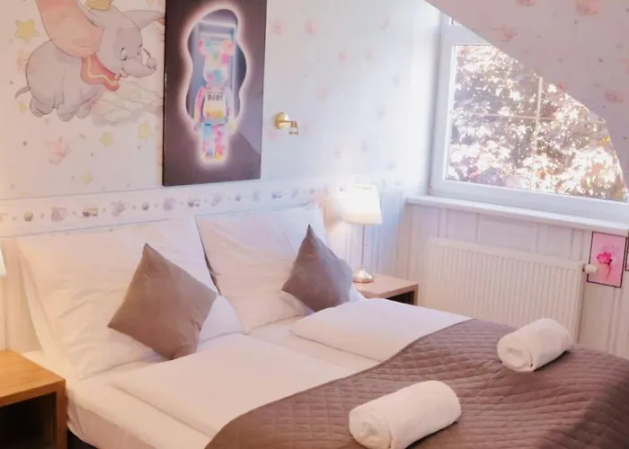 Entire 2nd Floor Of With 3bedroom With Large Garden,bbq,pool,sauna,free Parking * Popovičky